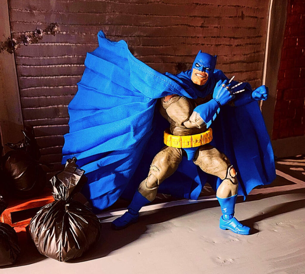 MAFEX Batman The Dark Knight Returns Triumphant Figure