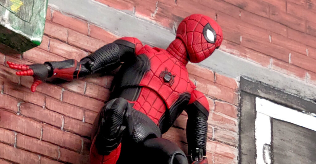 MAFEX Spider-Man Upgraded Suit Far From Home Marvel New UK & MISB 